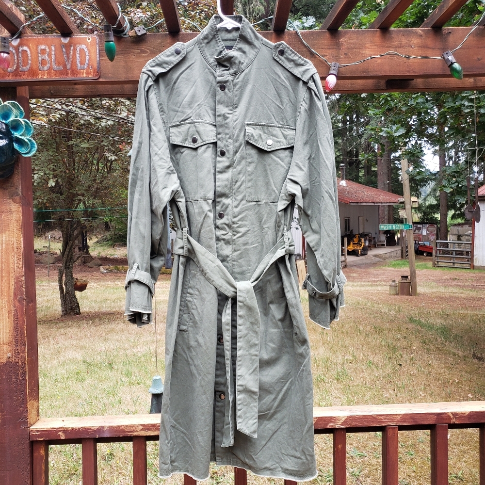 Forever 21 Contemporary Green Trench Coat With Zipper & Snaps - Size US M